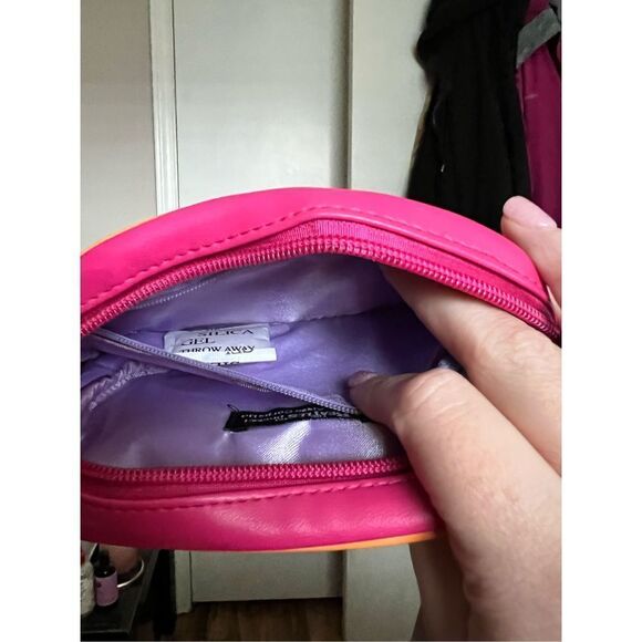 The Beatles Yellow Submarine All You Need Is Love Pouch  RARE. - Picture 5 of 6